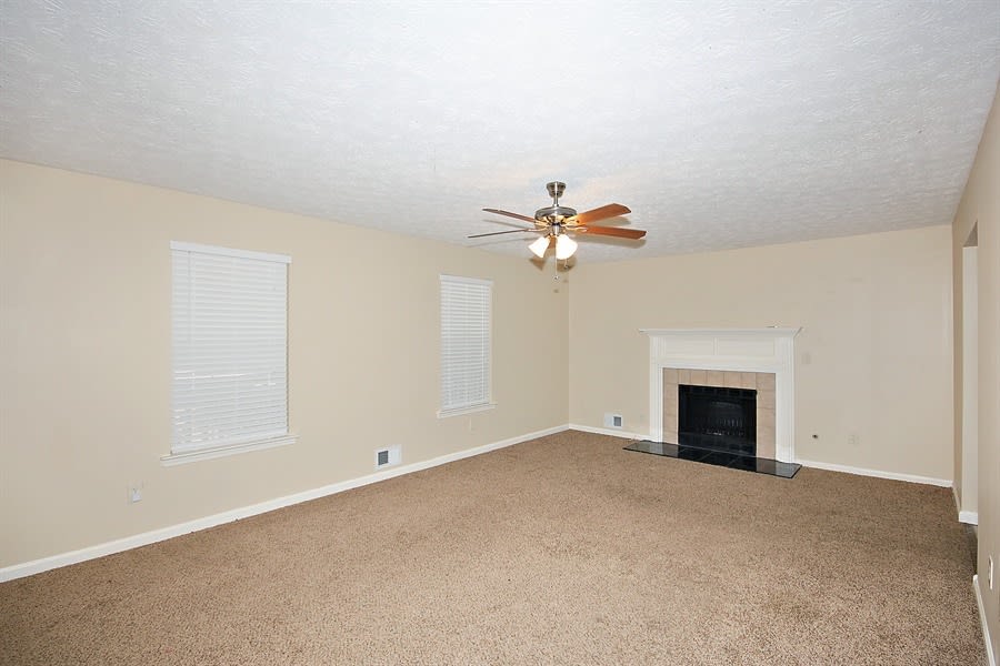 2190 Hampton Trl SE photo 2