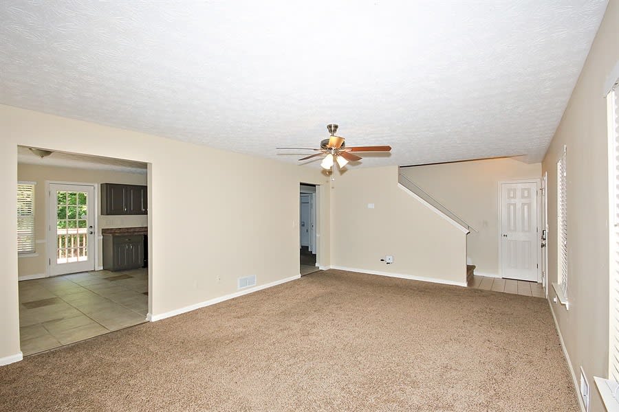 2190 Hampton Trl SE photo 3