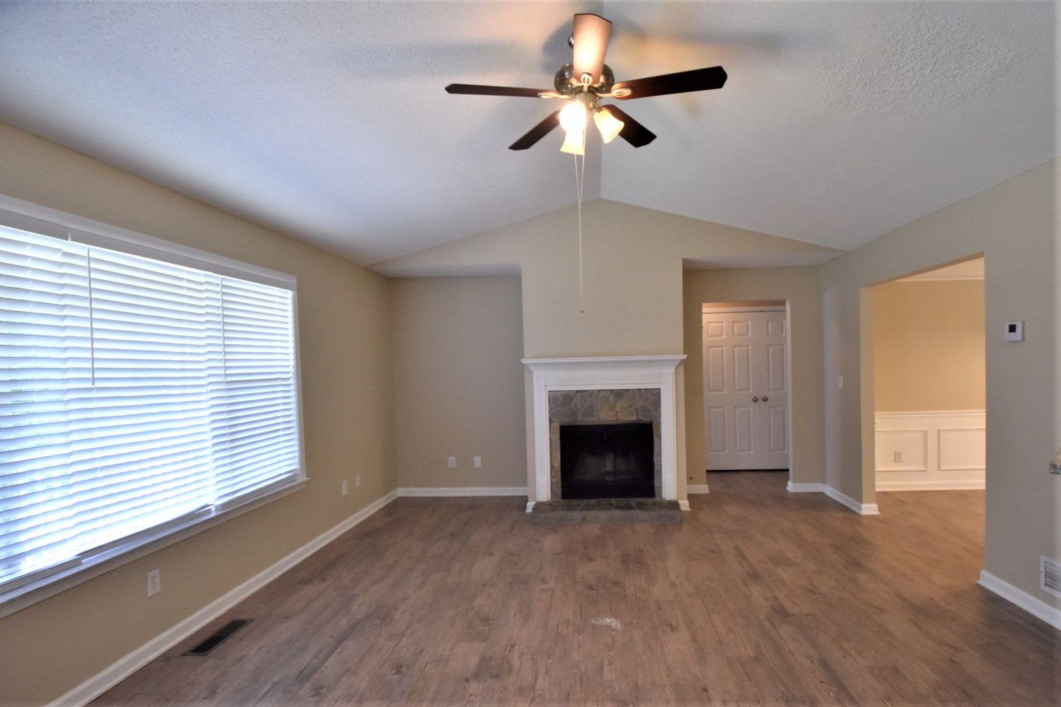 2205 Telluride Dr photo 2