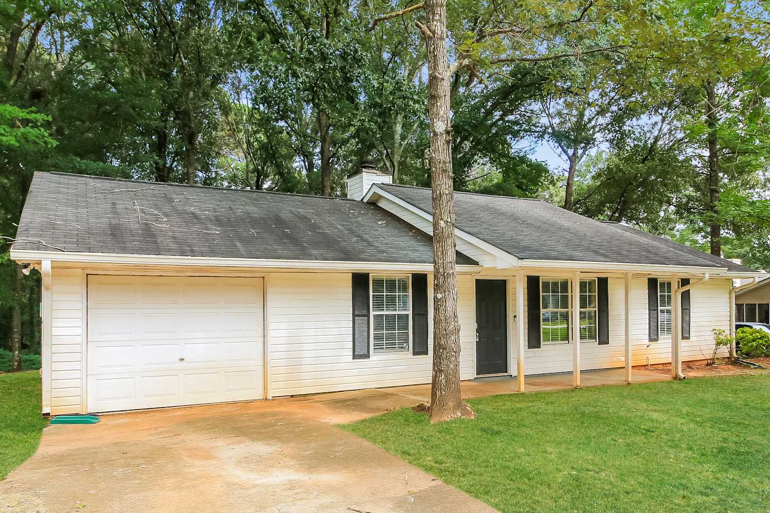 225 Woodcrest Dr photo 4