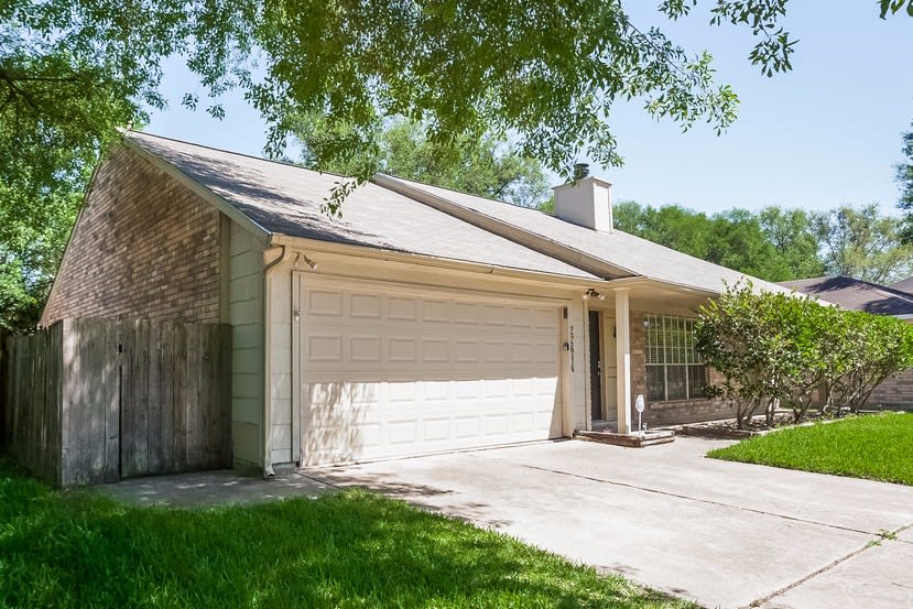 22614 Powell House Ln photo 3