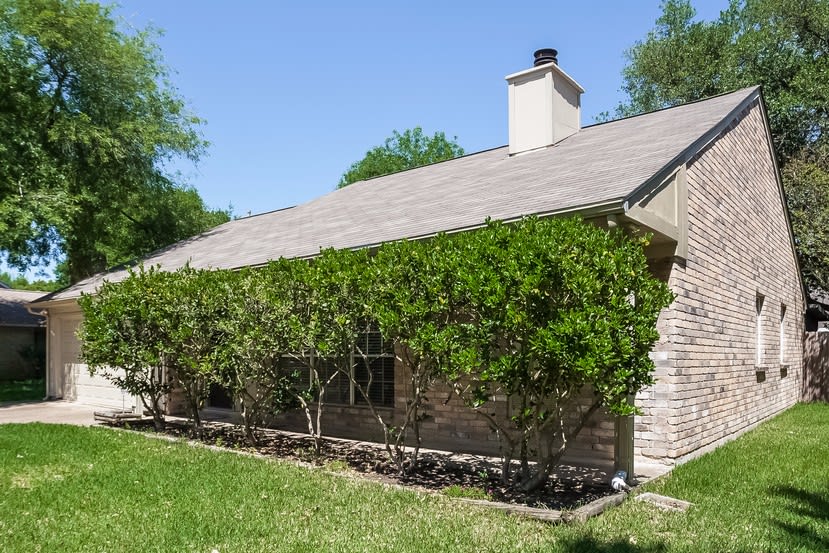 22614 Powell House Ln photo 2