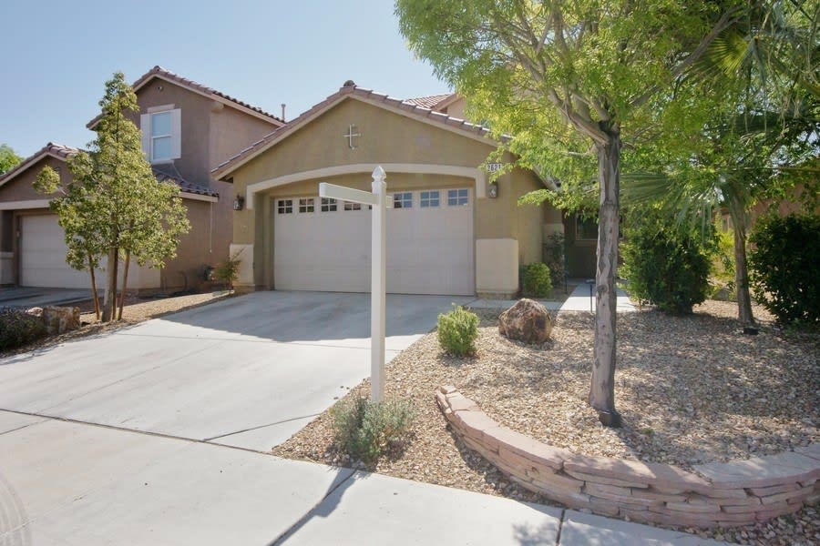 2621 Cedar Bird Dr photo 2
