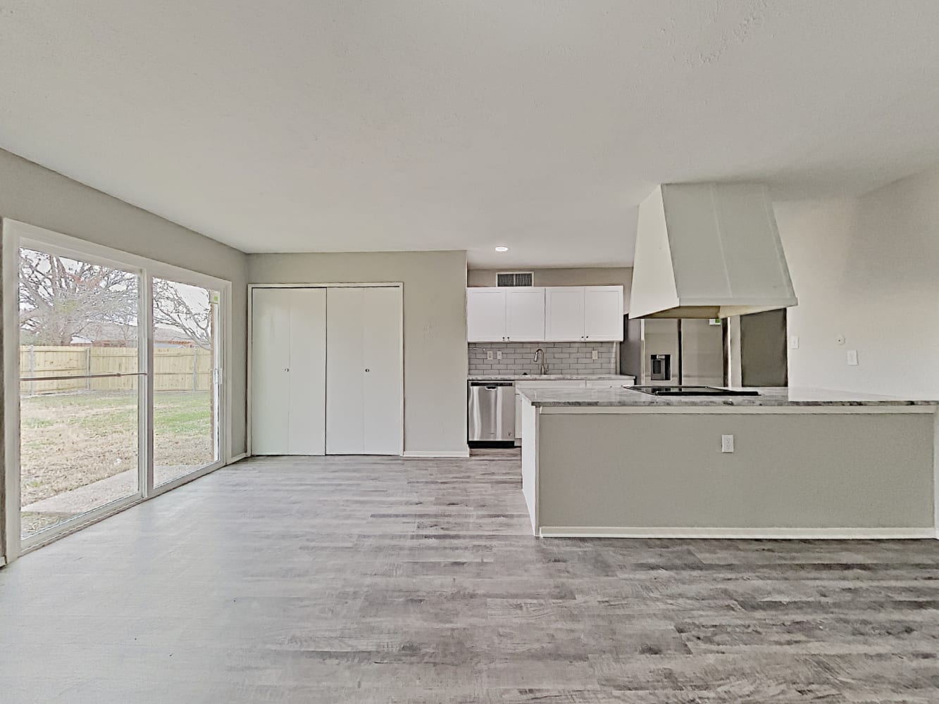 10214 Deer Hollow Dr photo 5