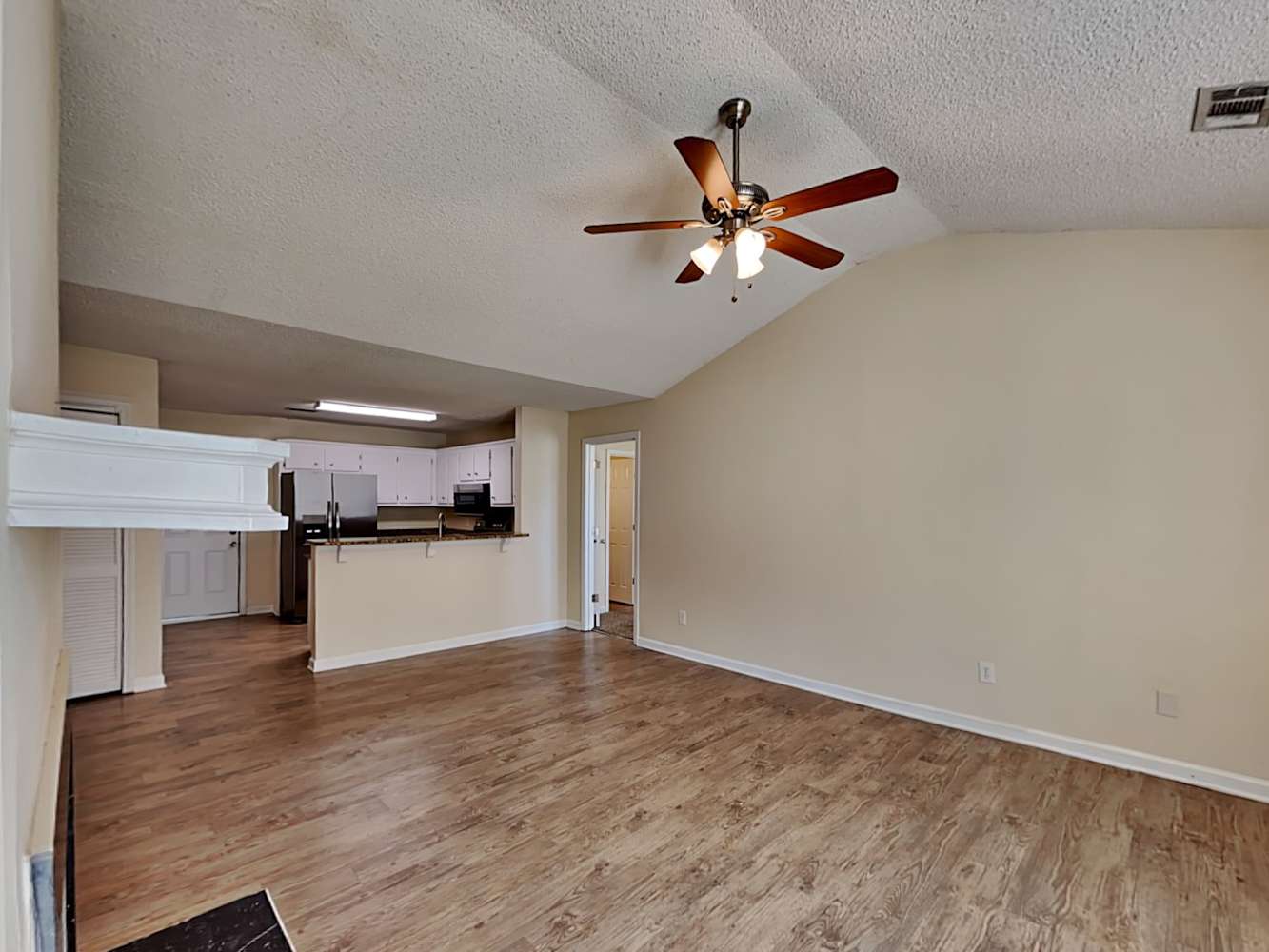 22 Ember Way photo 3