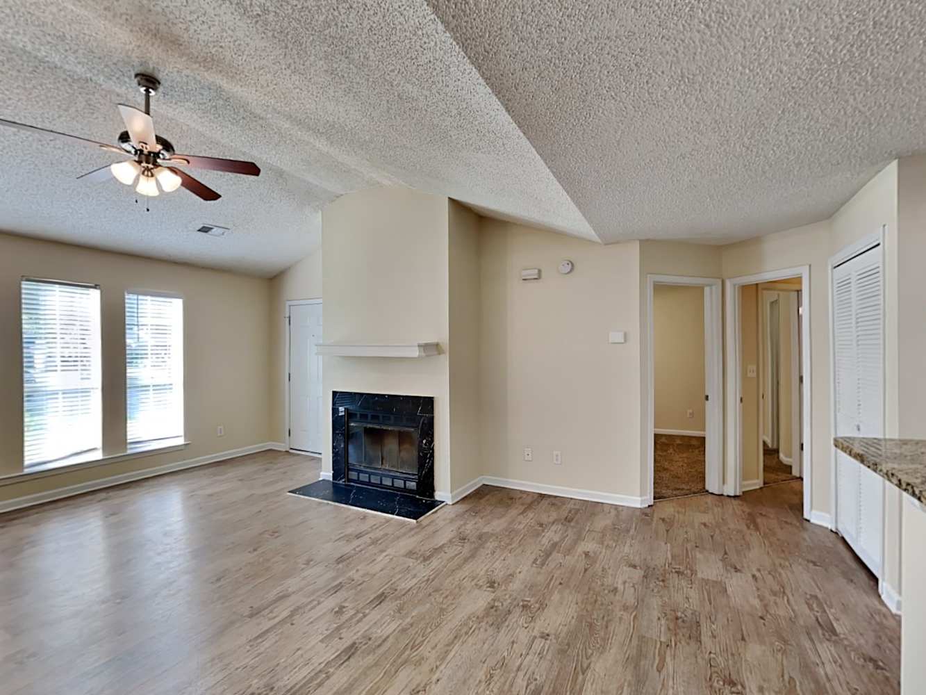 22 Ember Way photo 4