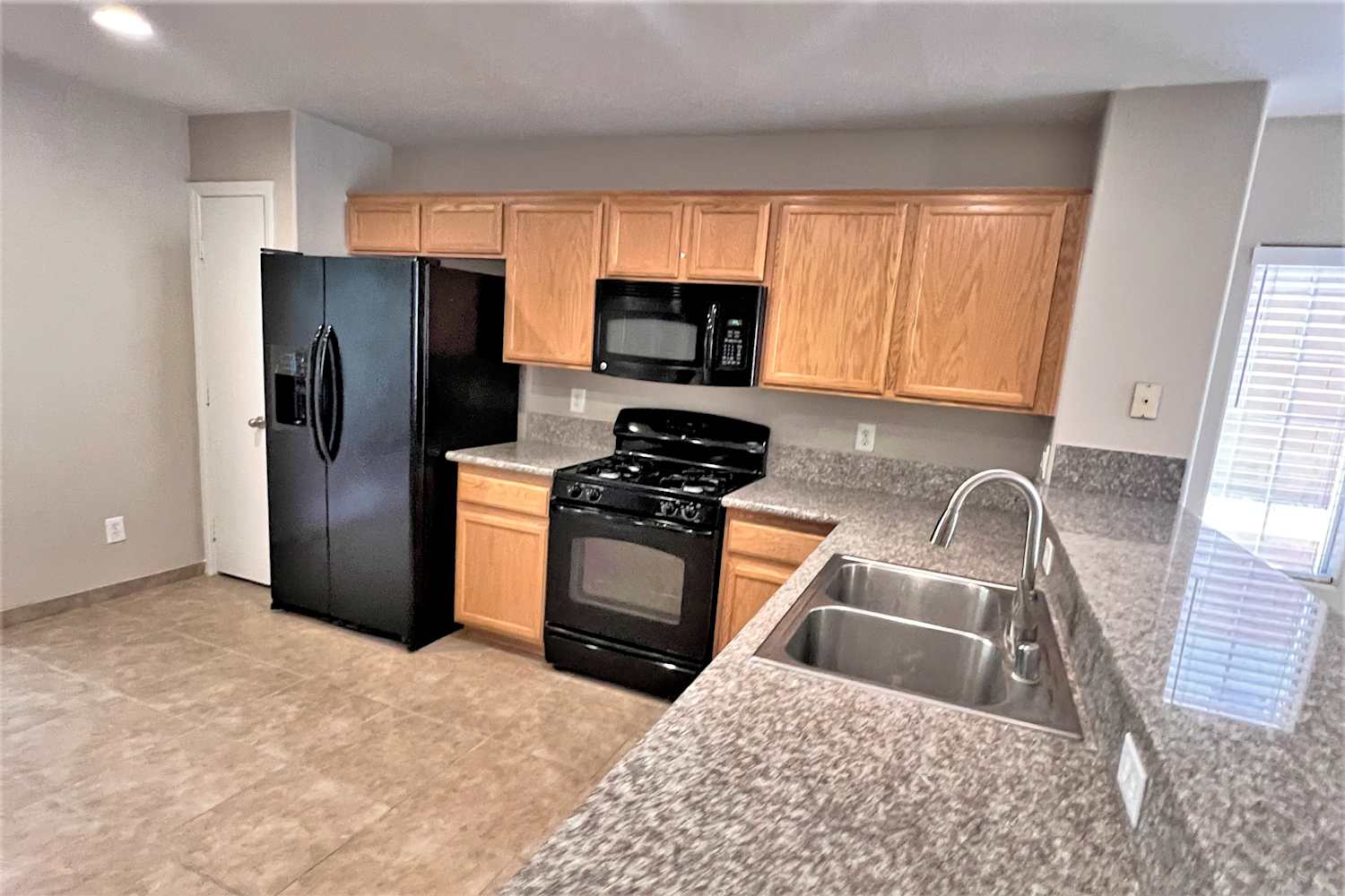 3610 Hat Rock Ct photo 4