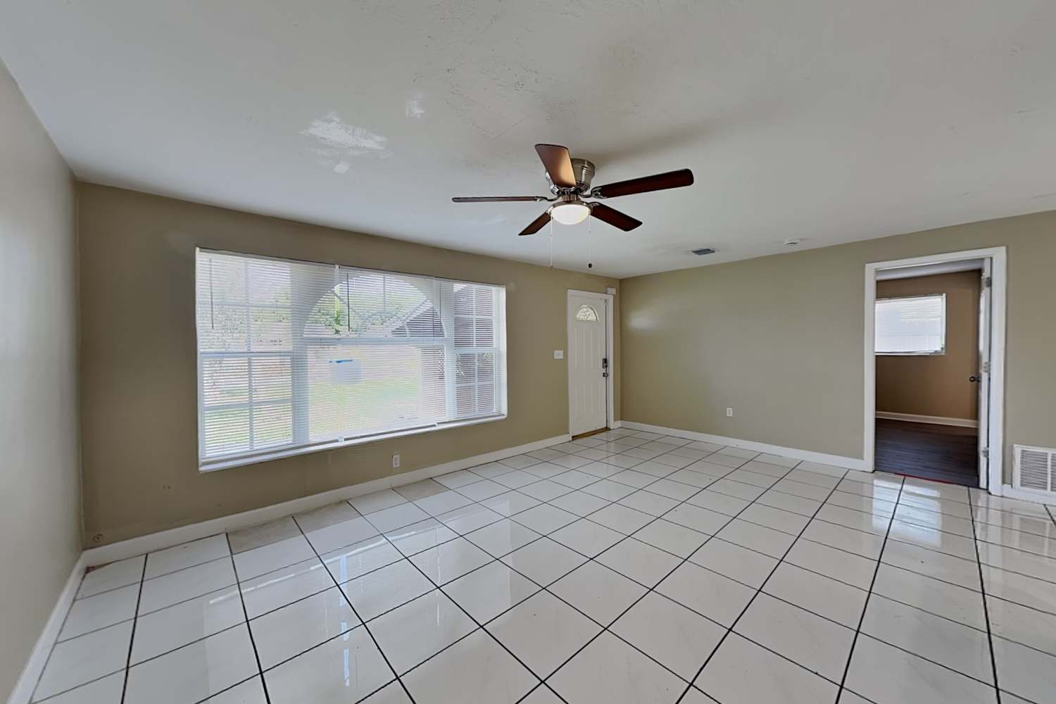 2401 Jamaica Dr photo 3