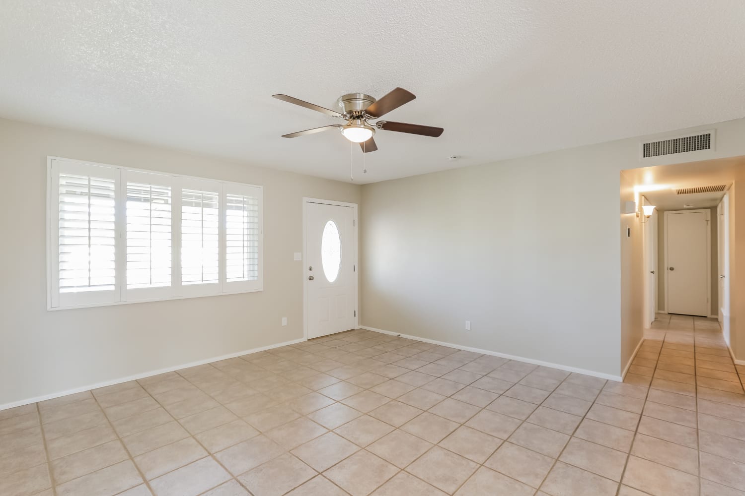 617 E La Jolla Drive photo 4