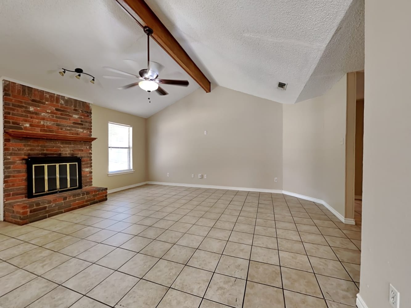 2512 Bayberry Ln photo 3