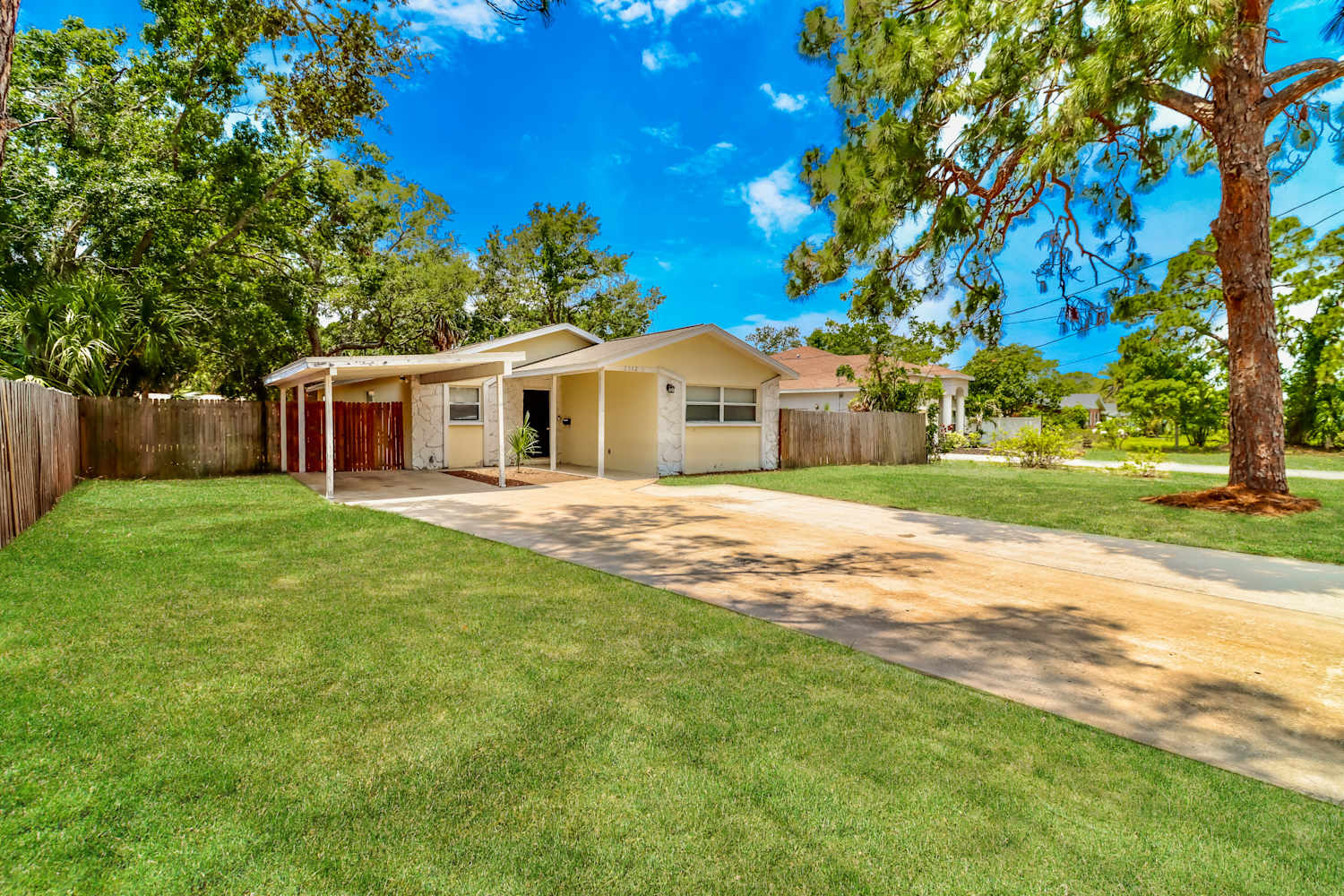 2512 Casilla Way S photo 3