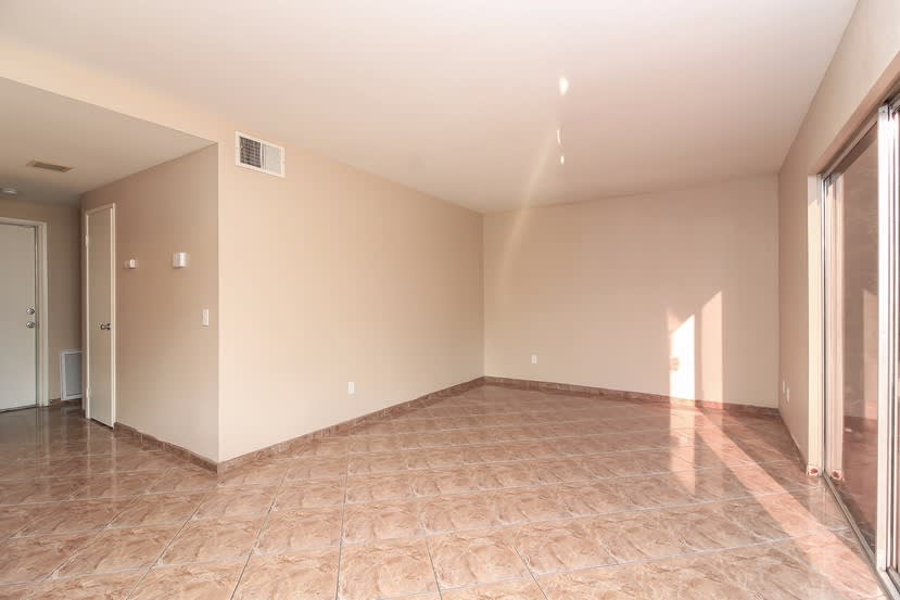 25762 Fir Ave photo 5