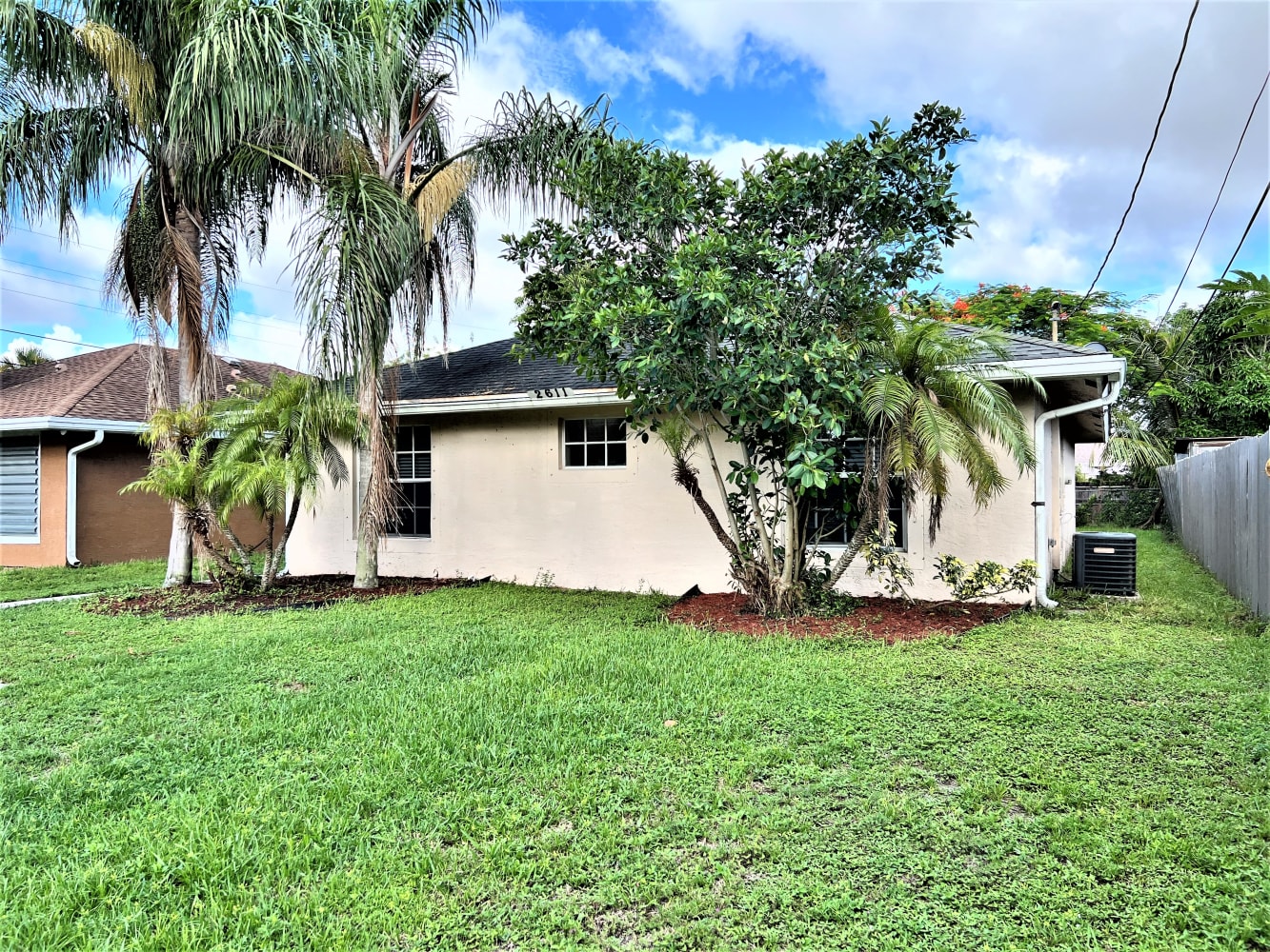 2611 Alexander Ave photo 3