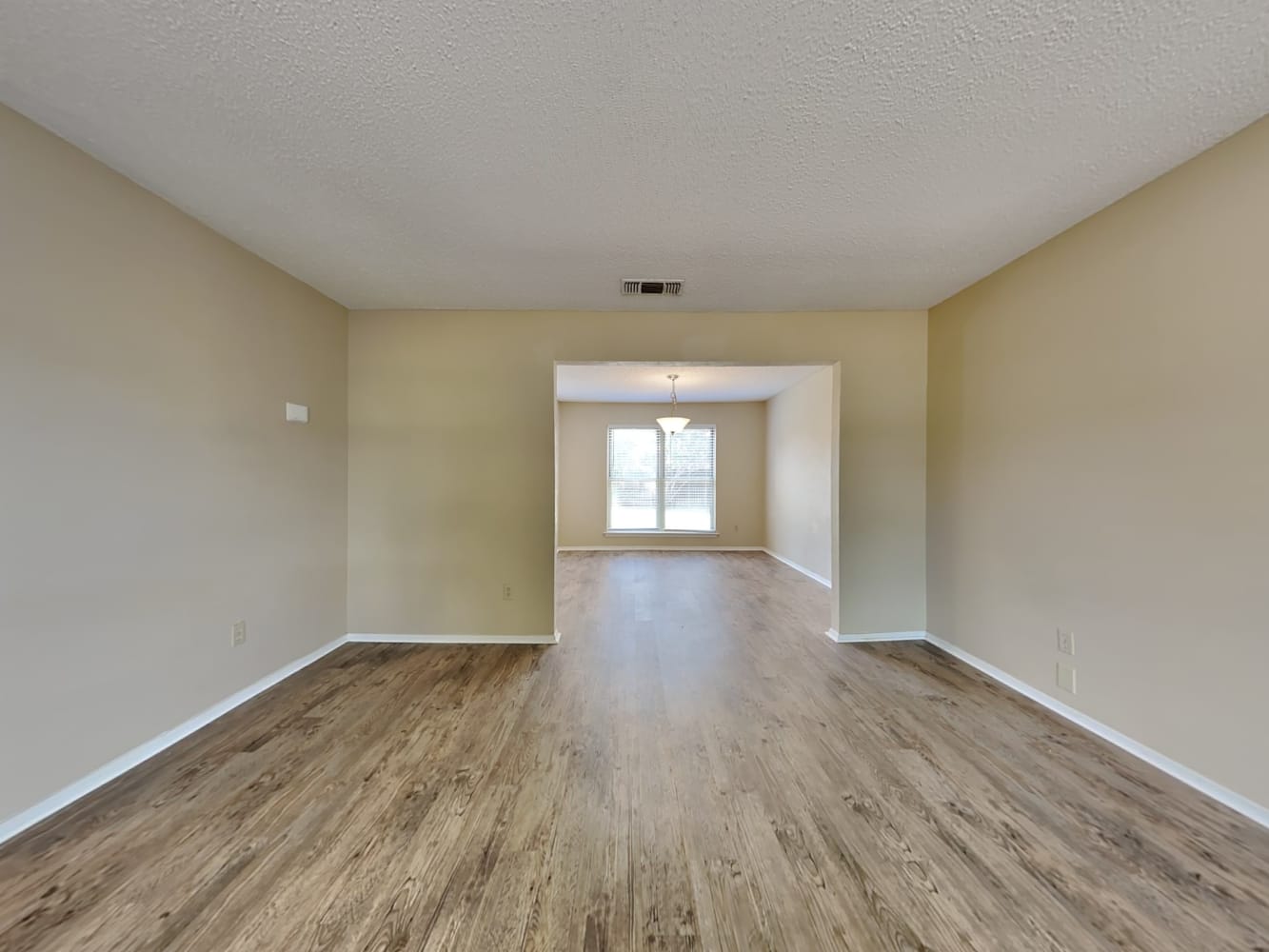 2614 Remmington Dr photo 4