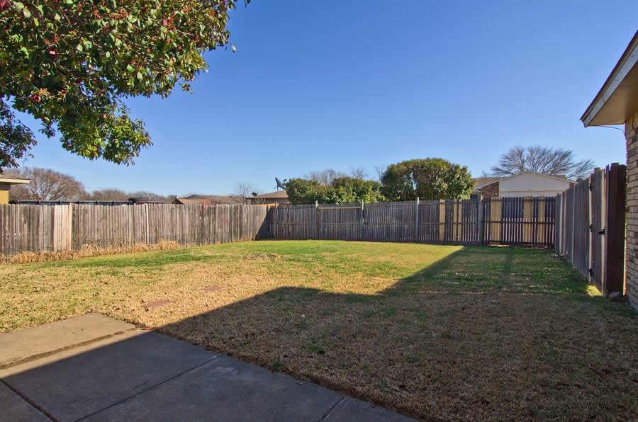 656 Priscilla Ln photo 3