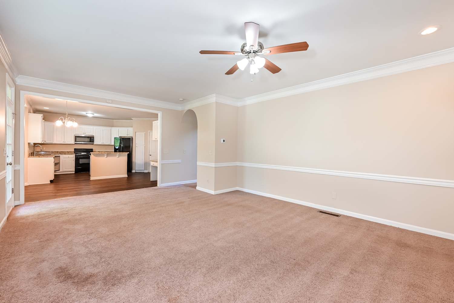 275 Merritt Dr photo 5