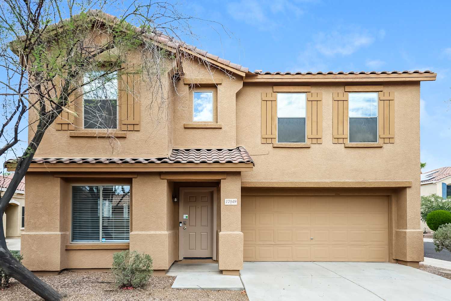 17049 W Marshall Ln photo 2