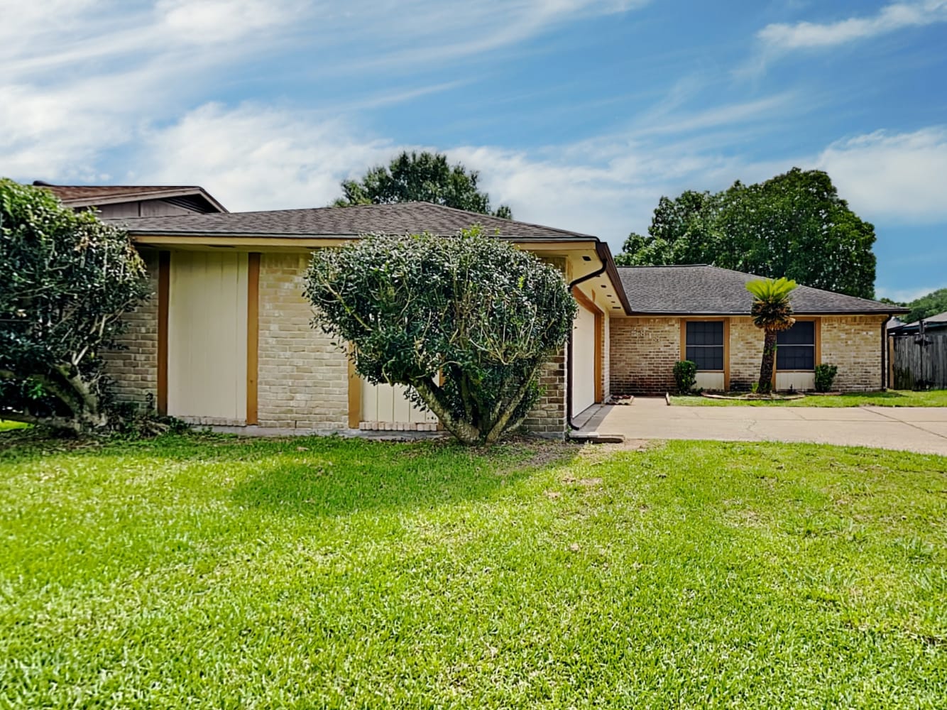 2818 Mayflower Landing Ct photo 2