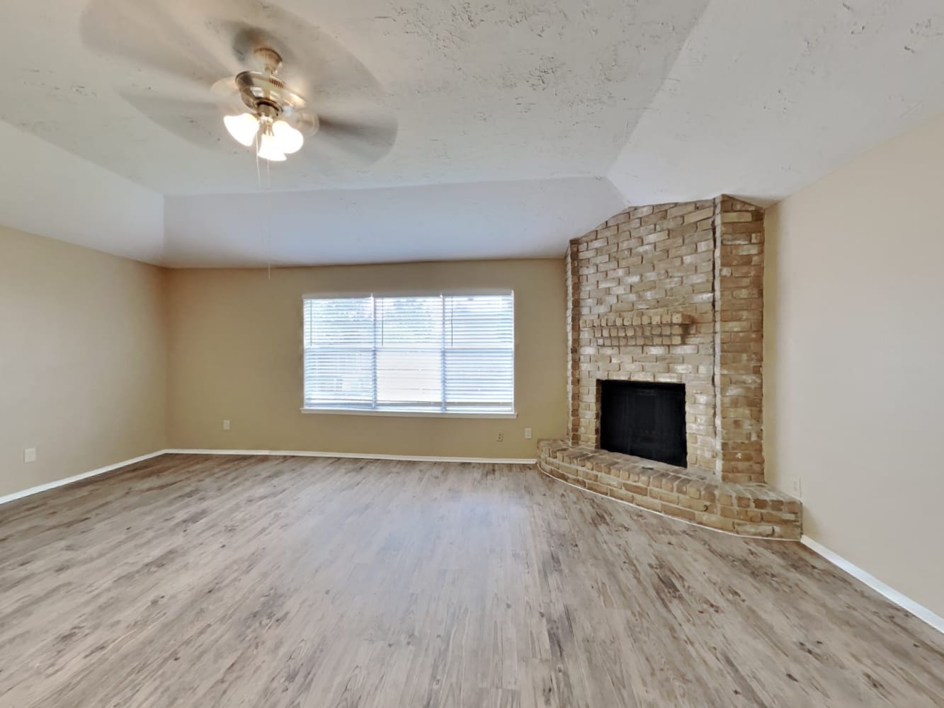 2818 Mayflower Landing Ct photo 4