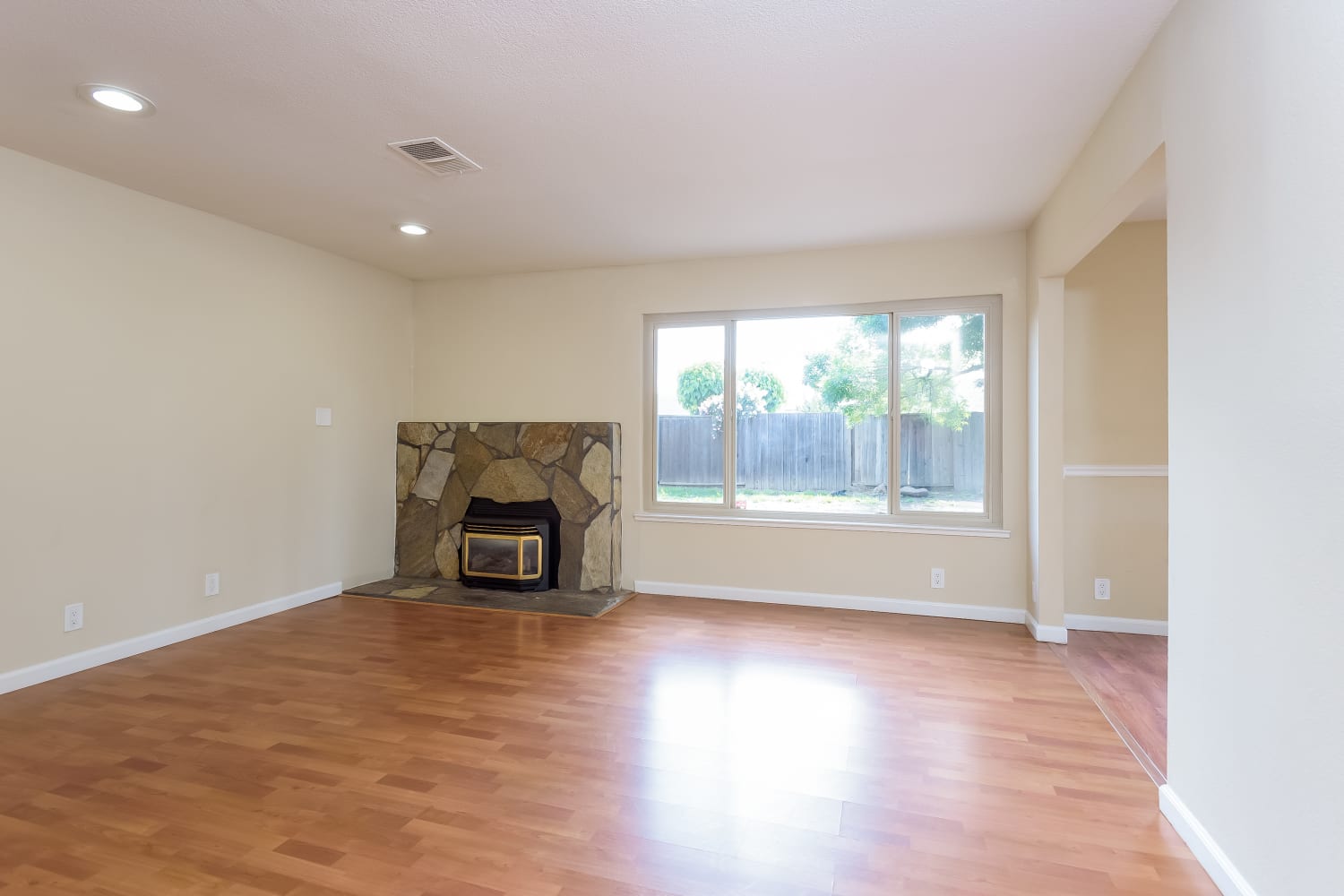 2823 Seville Cir photo 4