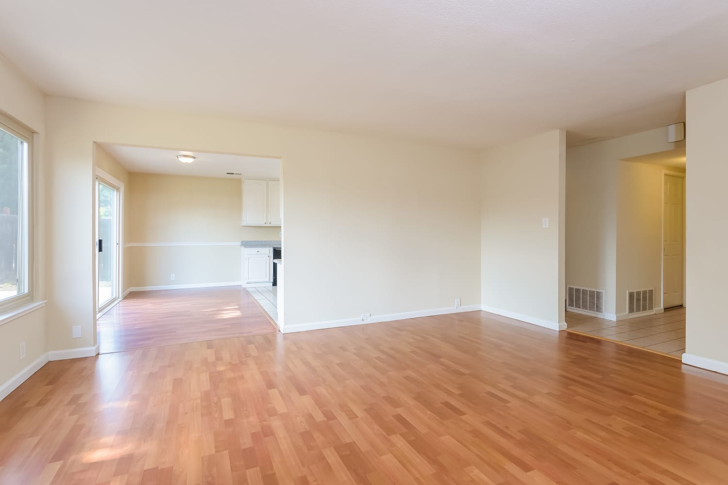 2823 Seville Cir photo 5