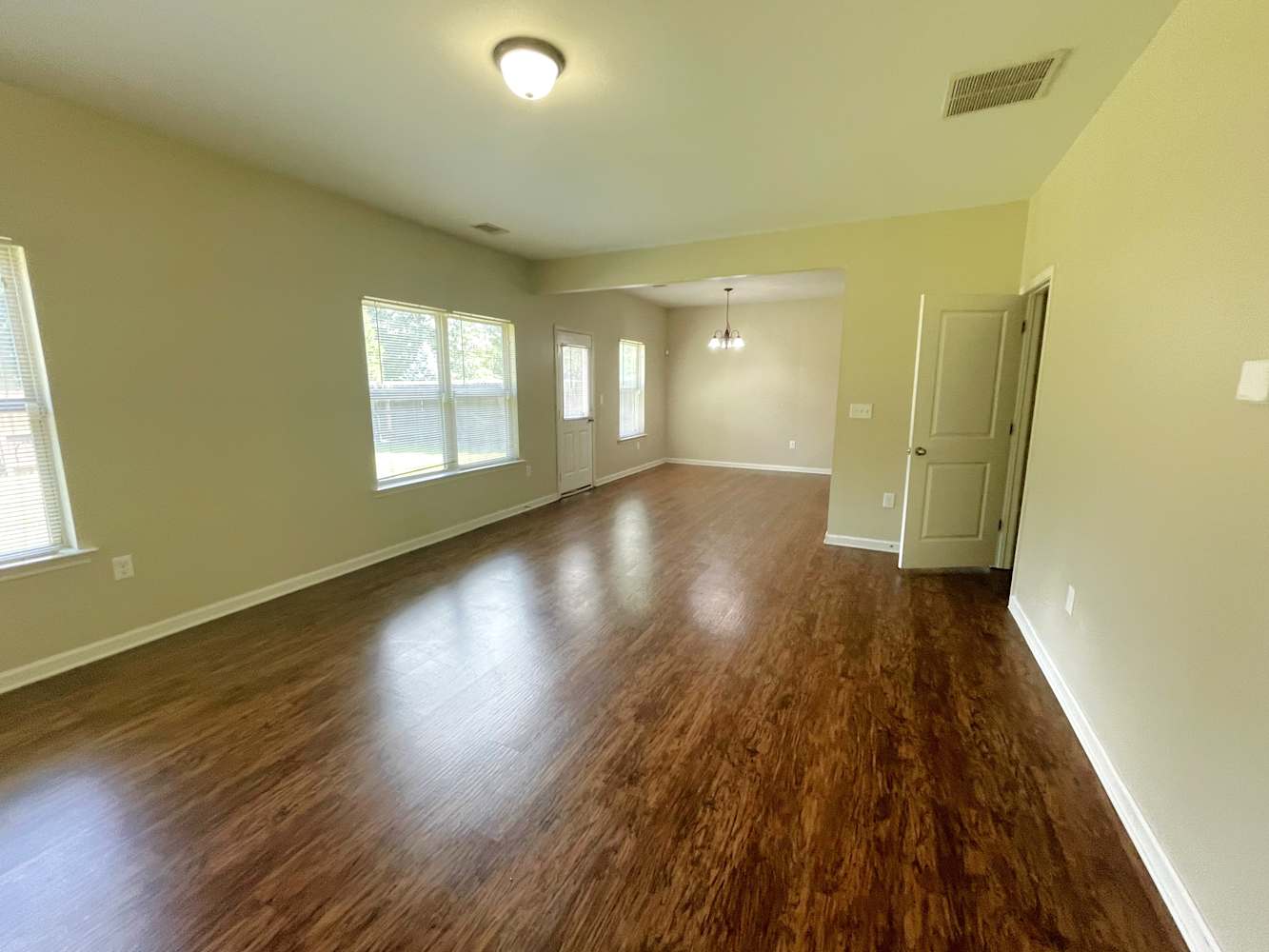 963 Rock Hill Pkwy photo 3
