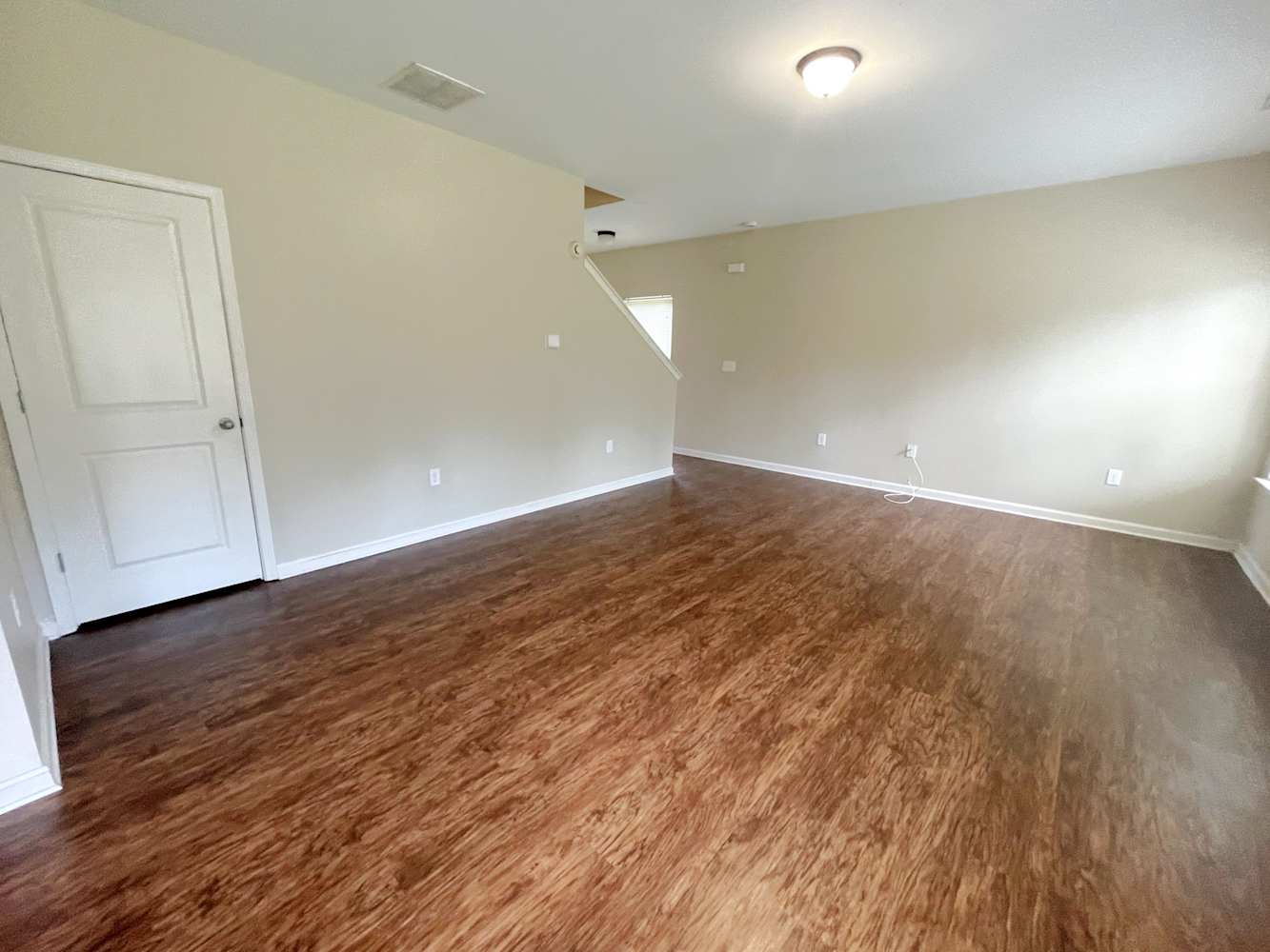 963 Rock Hill Pkwy photo 4