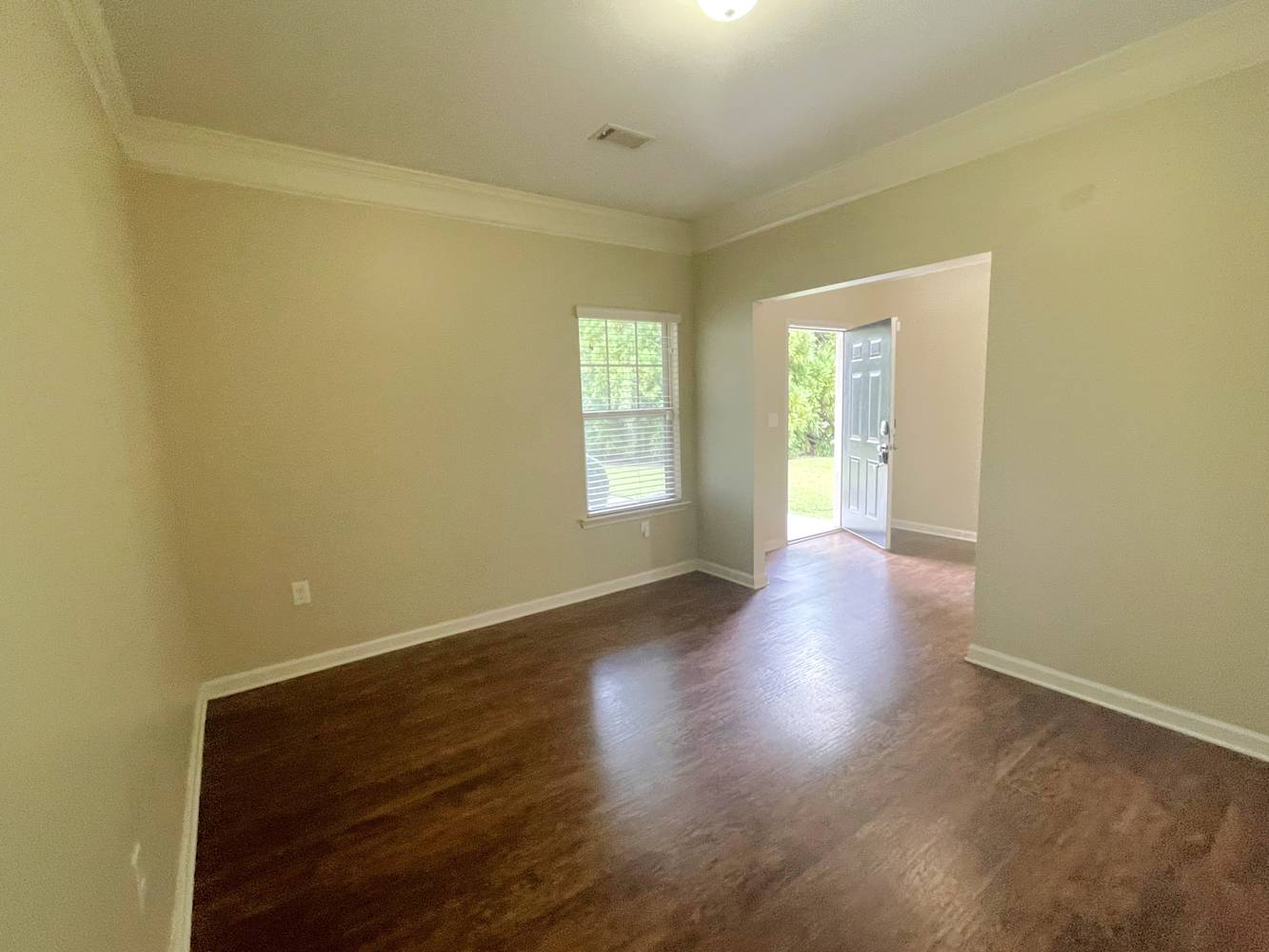 963 Rock Hill Pkwy photo 2