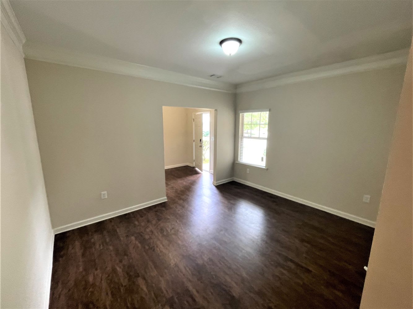 2445 Valley Creek Dr photo 2