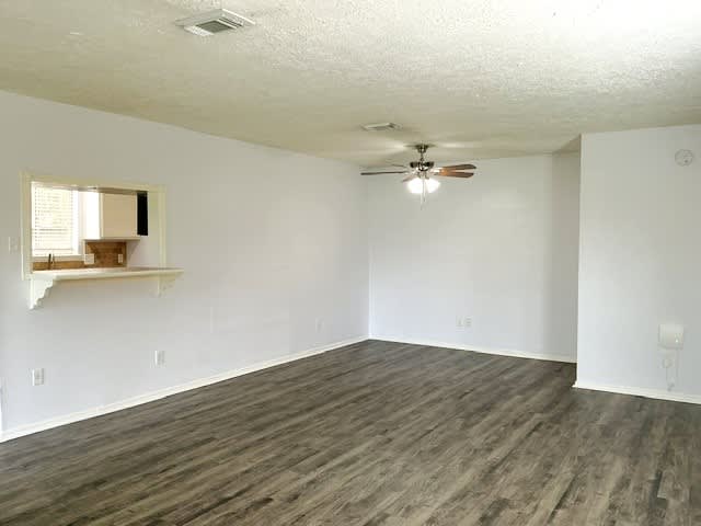 2835 Pilgrims Point Dr photo 3