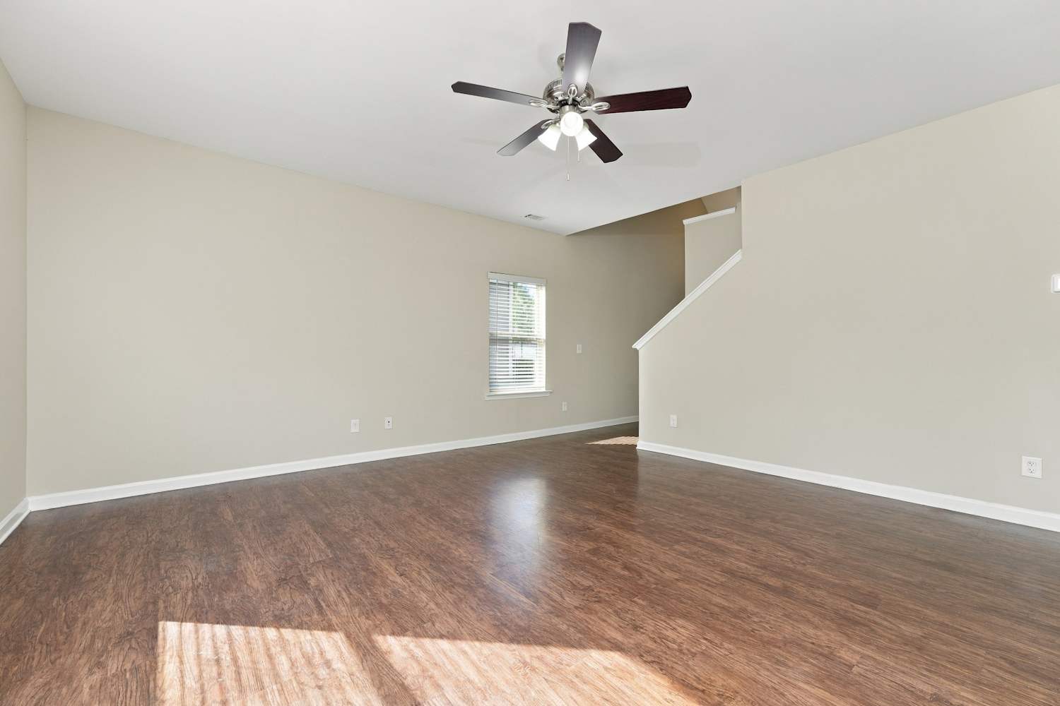 1482 Ewing Farm Dr photo 5