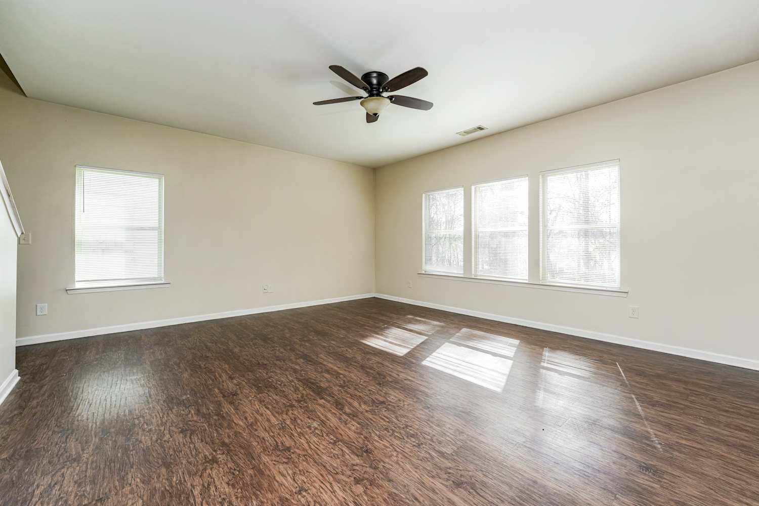 1632 Ewing Farm Dr photo 4