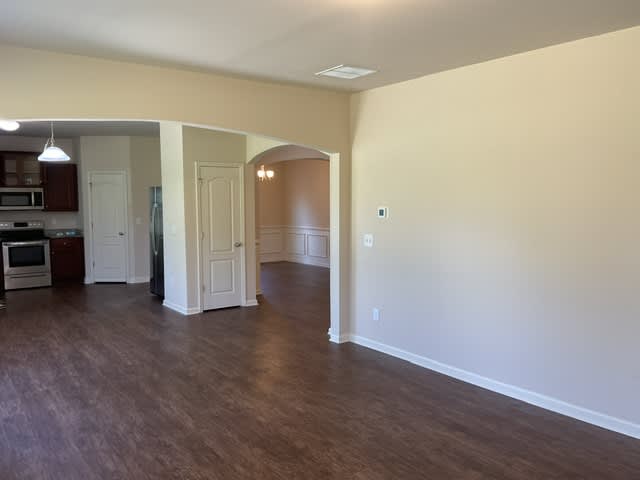 3600 Brookhollow Dr photo 2