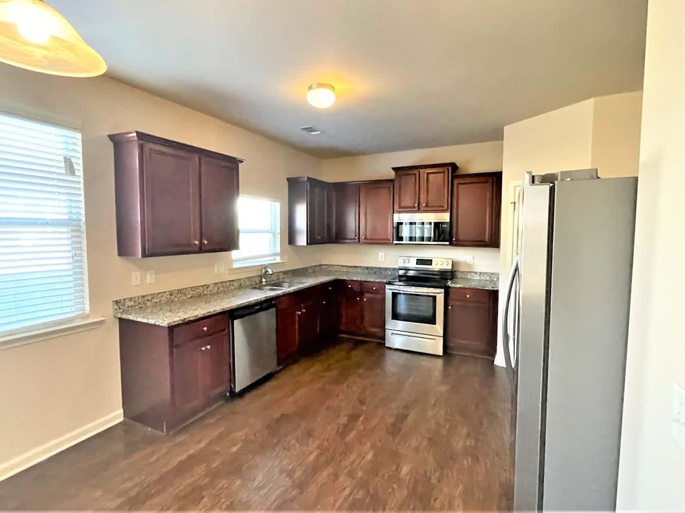 3600 Brookhollow Dr photo 3