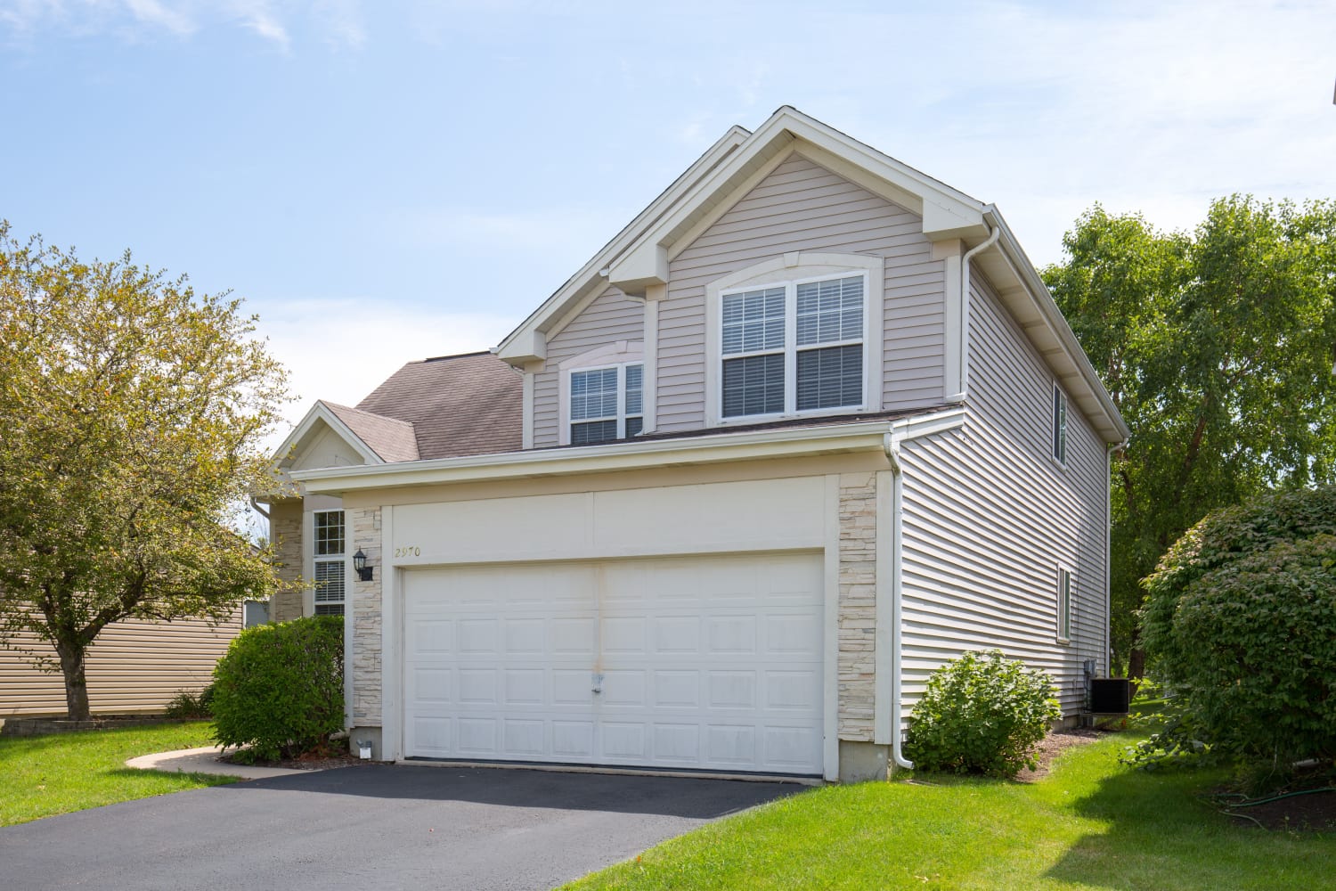 2970 Hillsboro Ln photo 2