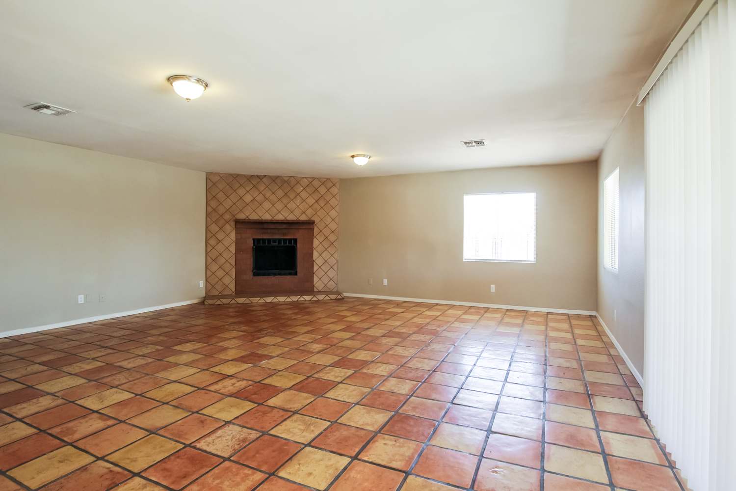 8401 W Turney Ave photo 4