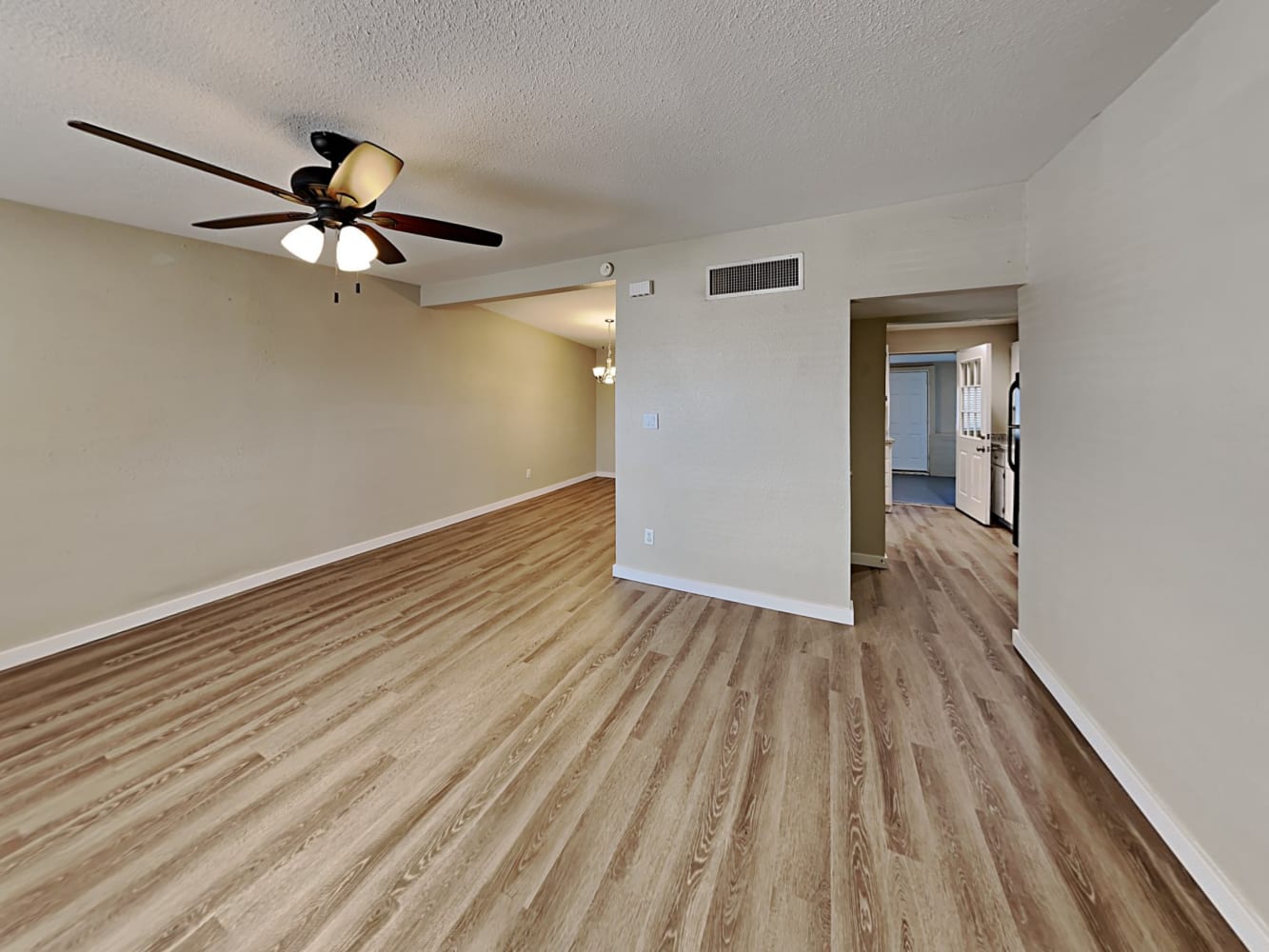 1232 E Wagon Wheel Dr photo 5