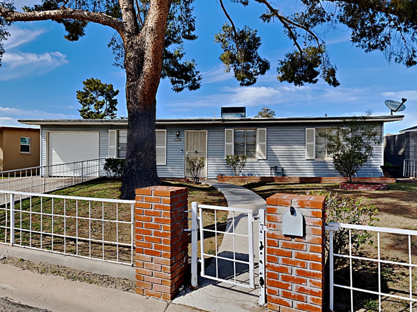 1232 E Wagon Wheel Dr