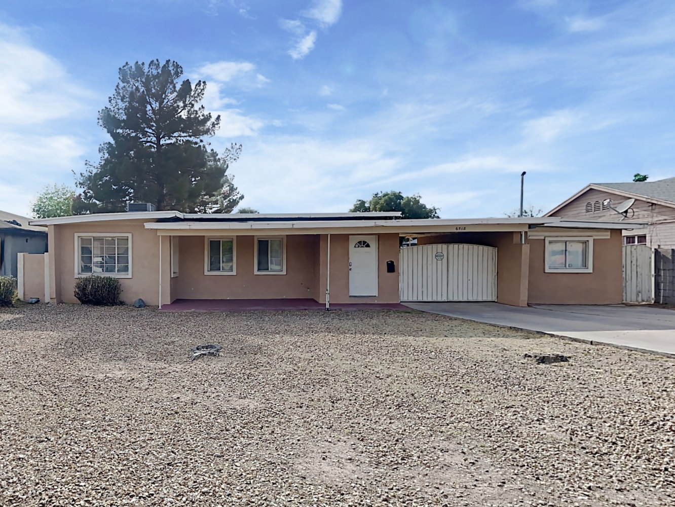 Spacious 5-bedroom Home With 2 Baths – Plenty Of Room To Live &amp; Entertain photo 3