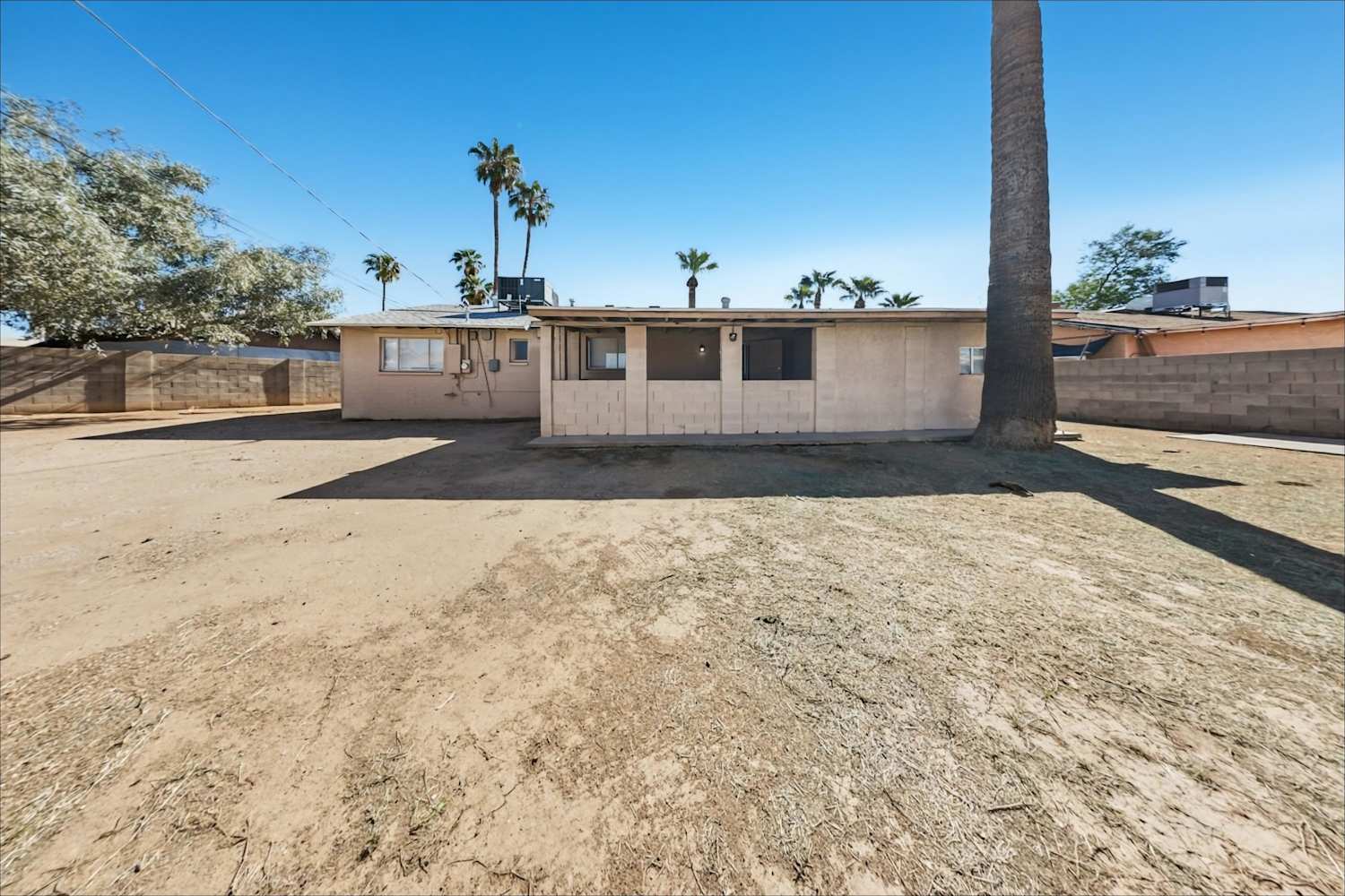 3236 N 54th Ln photo 3