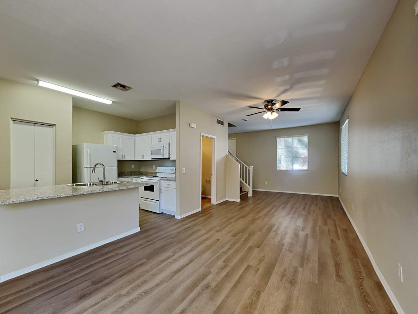 5221 W Fulton St photo 4