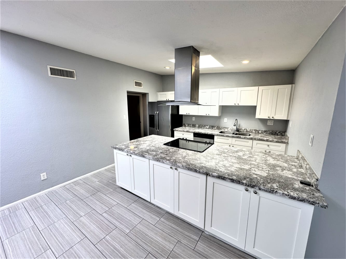 1265 E Del Rio Dr photo 5