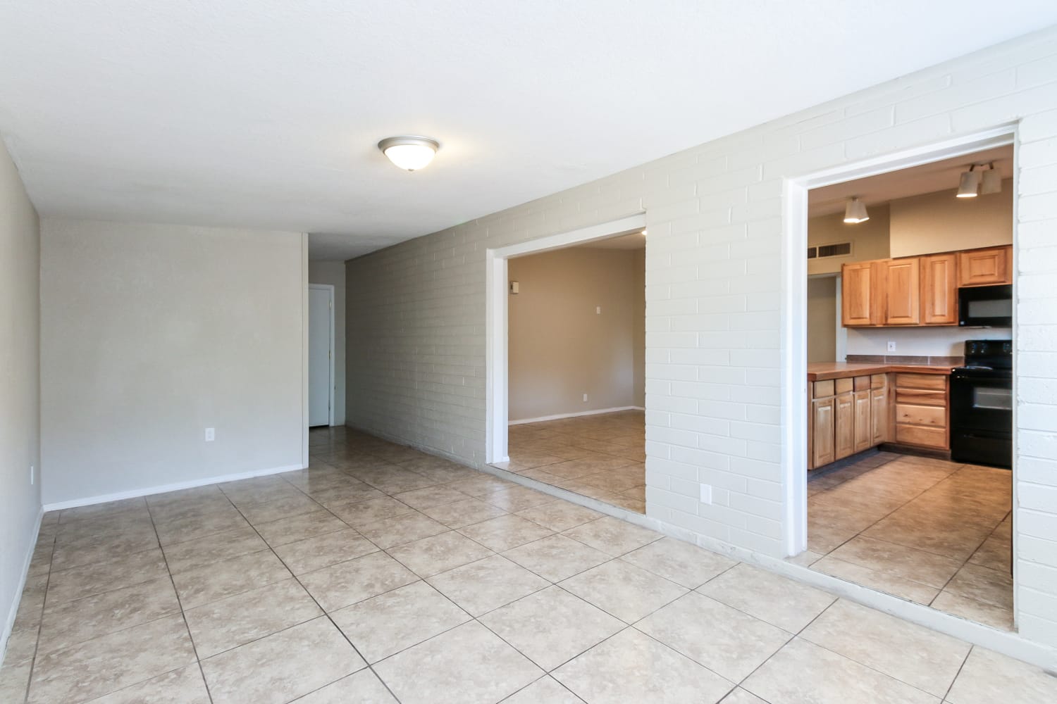 1147 W Frito Ave photo 3