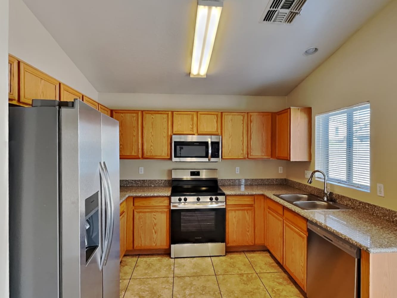 12614 W Ash St photo 5
