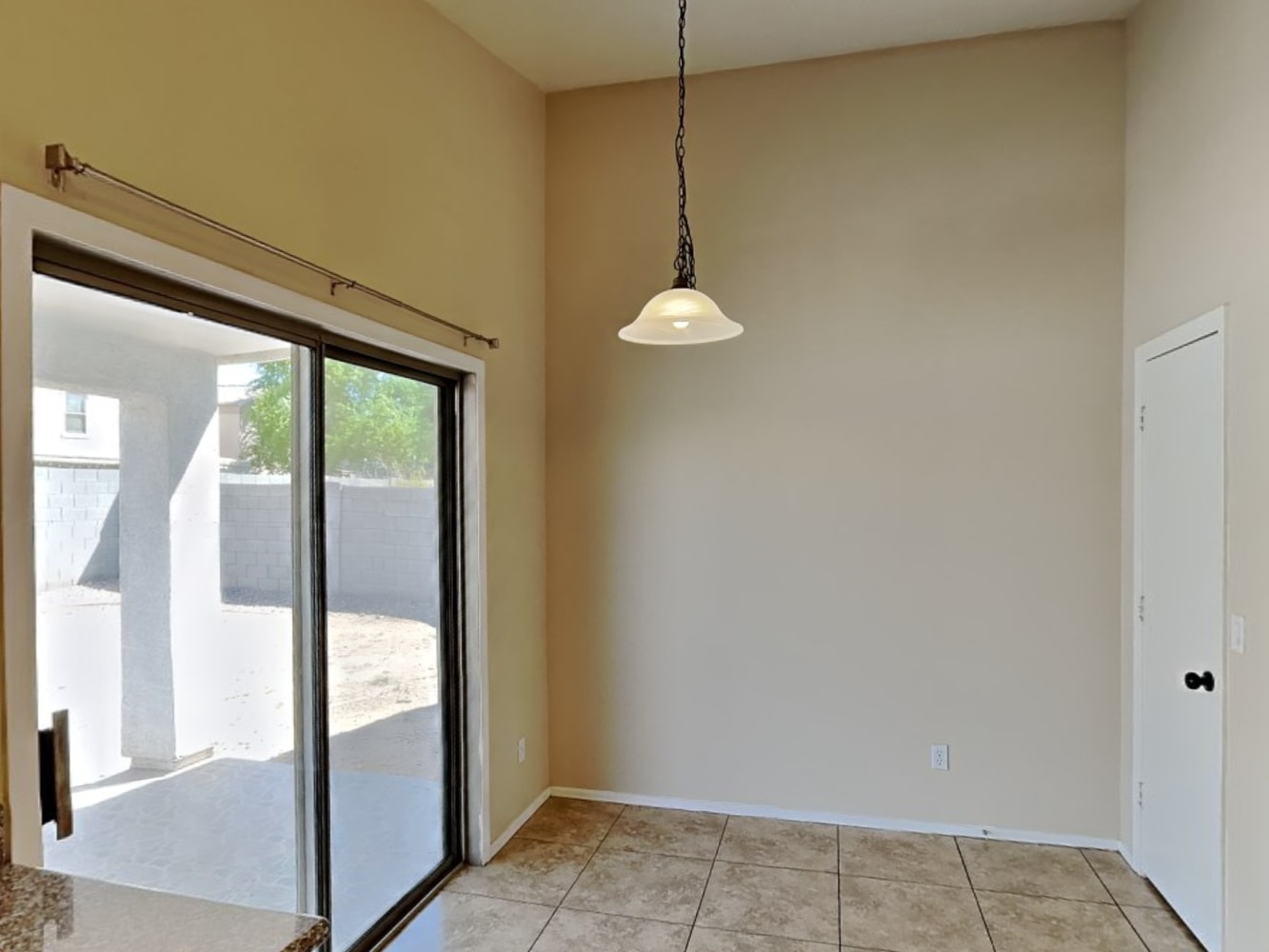 12614 W Ash St photo 4