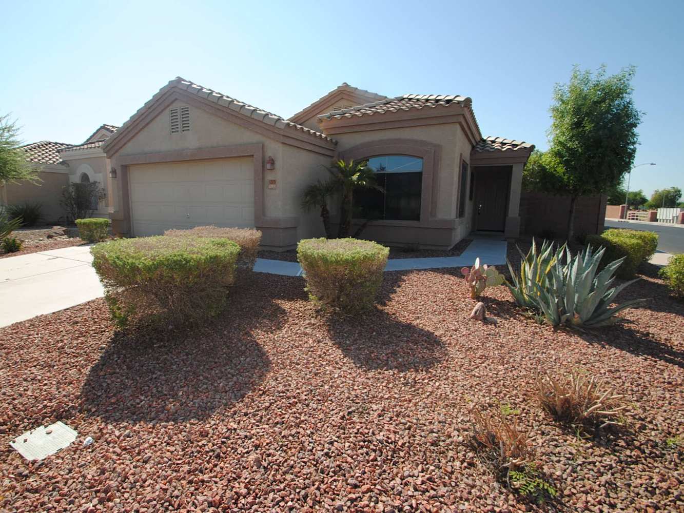 12575 W Lisbon Ln photo 2