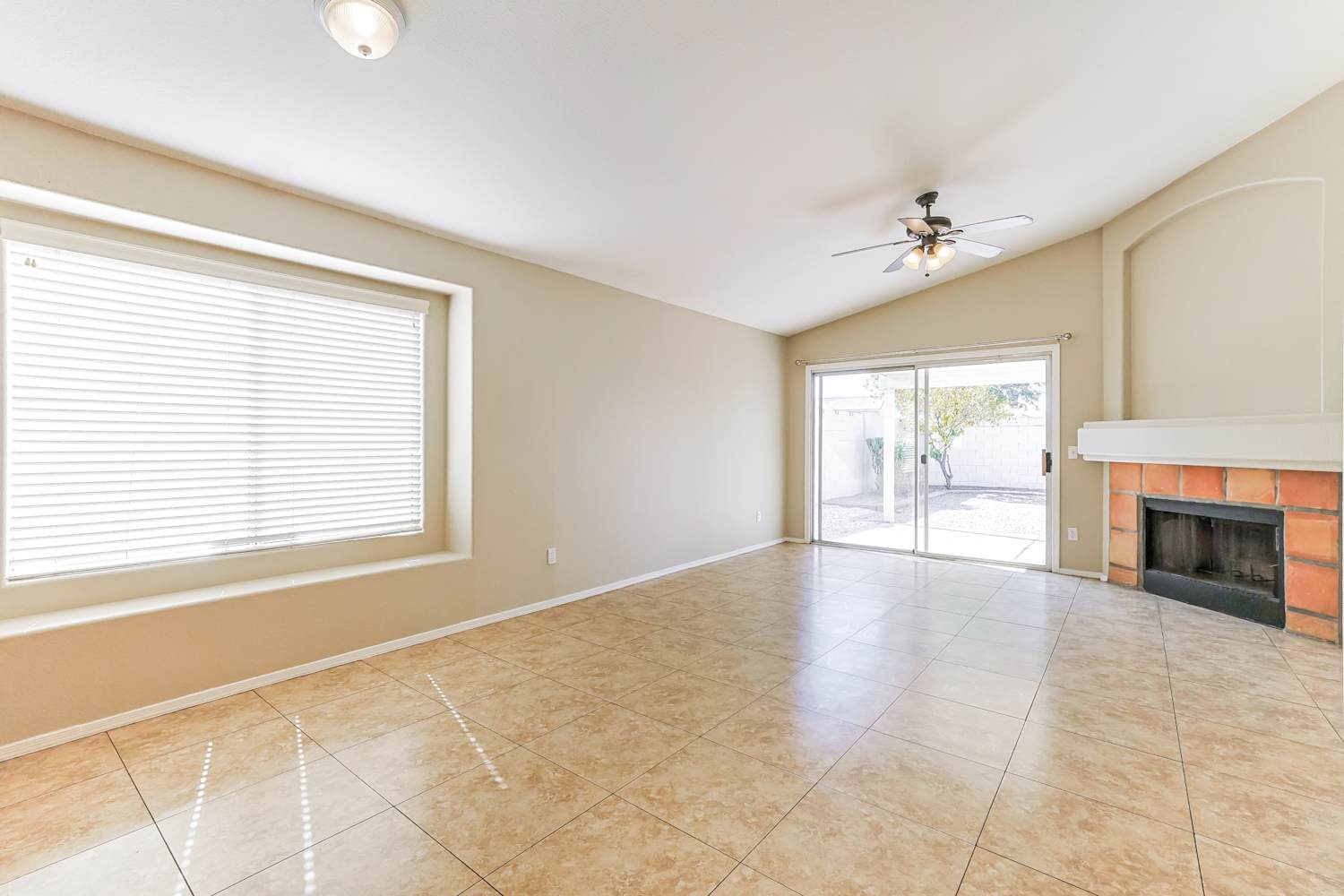 1391 E Gary Dr photo 3