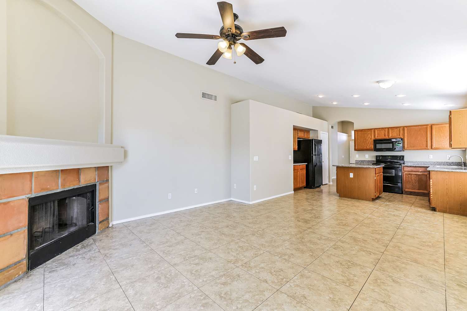 1391 E Gary Dr photo 4