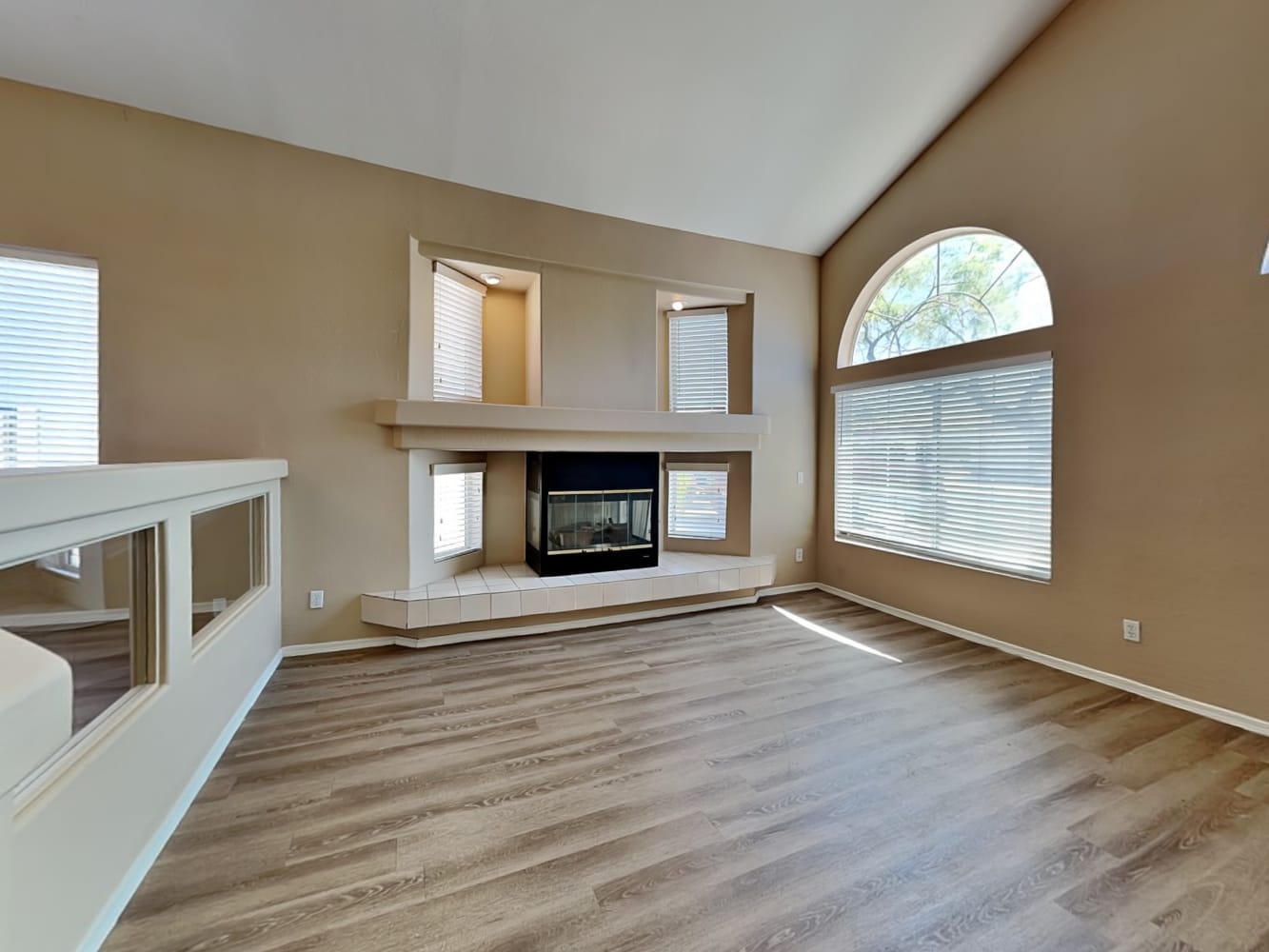 11024 W Lane Ave photo 5