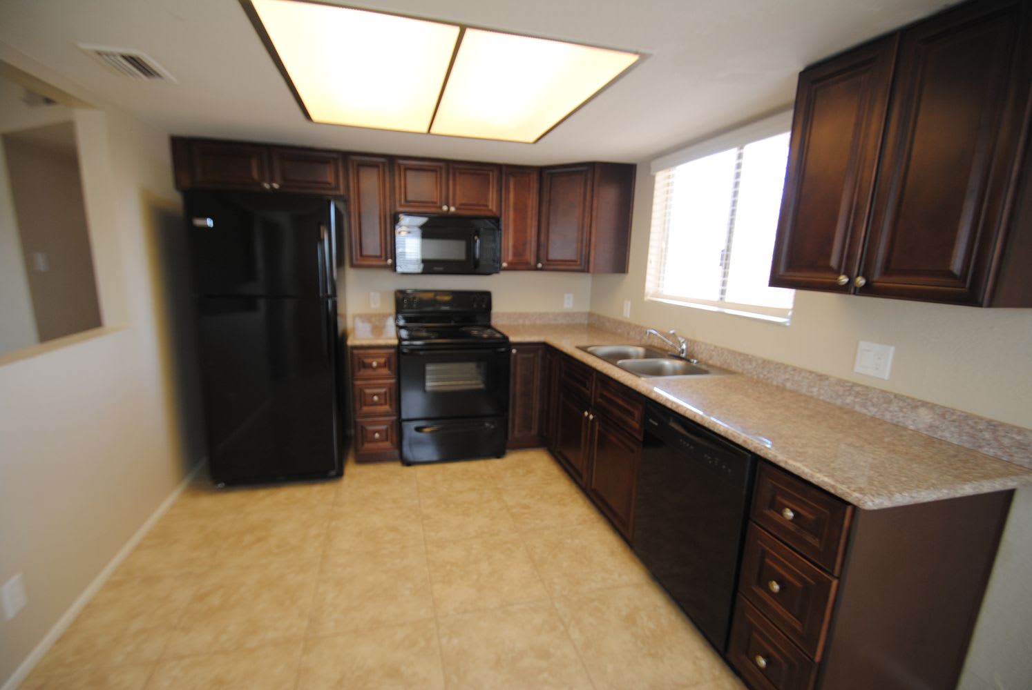 215 W 17th Ave Apache Junction, AZ 85120 photo 3